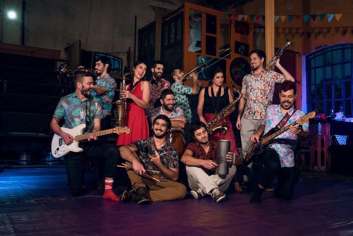 laimbailable's tweet photo. >> 🎶 Aaaaaay cariño... 🎶 <<

:: Mañana miércoles es el último día para comprar anticipadas a $450, el jueves mismo costarán $550.::

Este jueves 25 de Julio, explota de sabor el @AuditorioSodre

🎶 +🎵+🕺+💃+🎸+🎺+🎷+🥁+🎼+🎤= 🔥

📷 Javo Cabrera https://t.co/G79Tg8wPcx