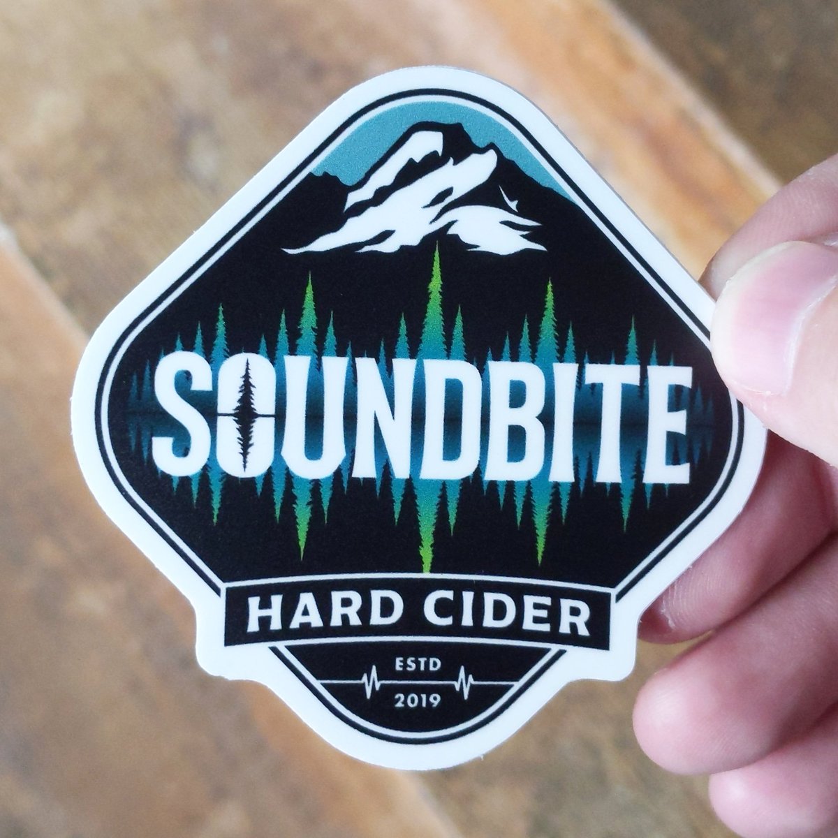 sticker_wolf's tweet photo. #Tasty new #slaps for @soundbitecider #soundbitecider #soundbite #cidery #craftcider #stickers #sticker #stickerwolf https://t.co/tsORl2csBO