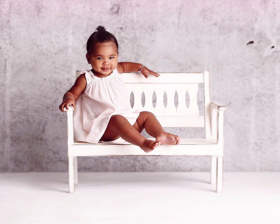 khloekardashian's tweet photo. You guys 😍😍😍 I cant handle this! I’m so annoying I know but I’m obsessed 😍😍😍 She has the smile down!! Auntie Kenny.... baby True is coming for you! Photographer: @pattyothonphoto https://t.co/pxh4VRhtH9