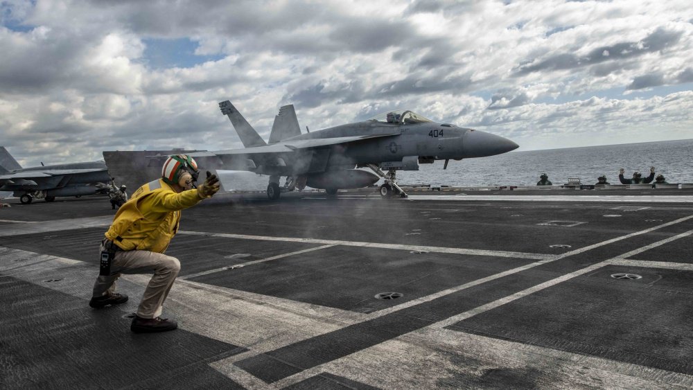 An F/A-18E Super Hornet takes flight from the @Gipper_76 flight deck during #TalismanSabre2019, an exercise strengthening the alliance between the U.S. and Australia. #Partnerships #FreeandOpenIndoPacific