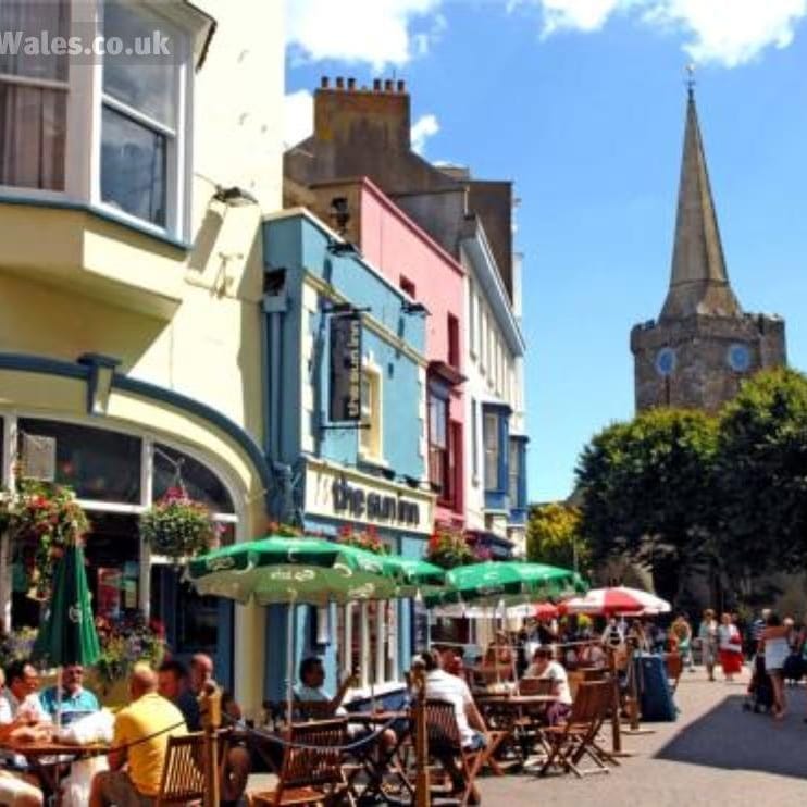 scbholidays's tweet photo. Tenby really is gorgeous, it has glorious beaches, stunning coastal walks, a vibrant town centre with medieval town walls, a castle, and even some islands to explore. 

Find your perfect holiday home here - https://t.co/57jPeTaGJ2

#tenby #pembrokeshire
#wales #uk #seaside https://t.co/qTs4MeBFaN