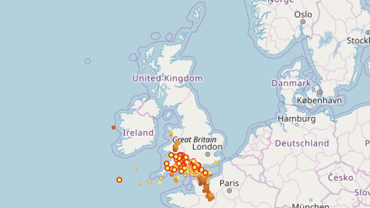 Liam Dutton Plenty Of Lightning Sweeping Ne Across The Uk At The Moment You Can Watch The Lightning Strikes In Real Time Here T Co Mqayhhuil8 T Co Etxbilvwno