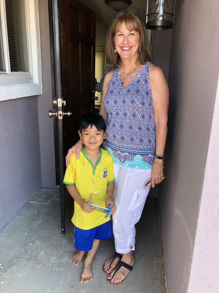 blessedbrina_ms's tweet photo. Today we visited Mrs. Keating’s and Mr. Gama’s Kinder scholars. We saw lots of smiles and happy faces, and along with this our buckets were filled. @HGA_EAGLES @CNUSD #HGADreamBig https://t.co/JgFxb9rrvd