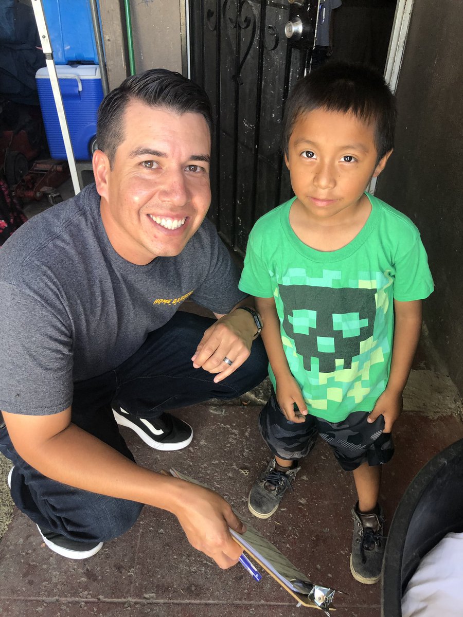 blessedbrina_ms's tweet photo. Today we visited Mrs. Keating’s and Mr. Gama’s Kinder scholars. We saw lots of smiles and happy faces, and along with this our buckets were filled. @HGA_EAGLES @CNUSD #HGADreamBig https://t.co/JgFxb9rrvd