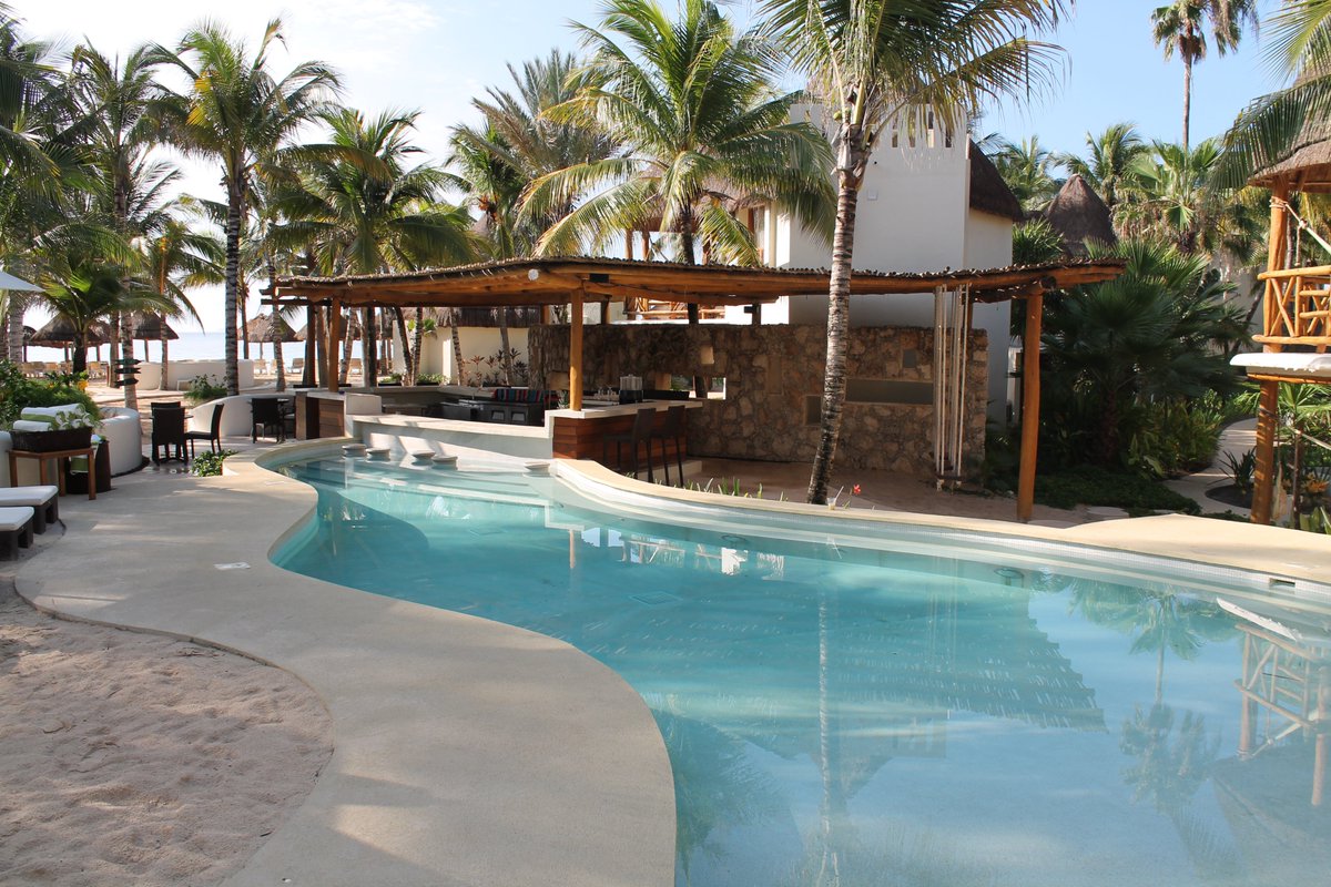 three architecture tweet media