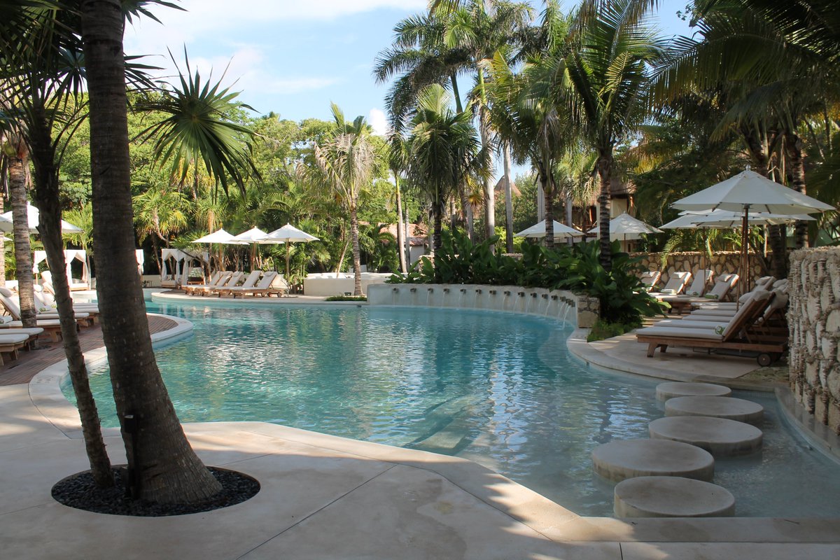 three architecture tweet media