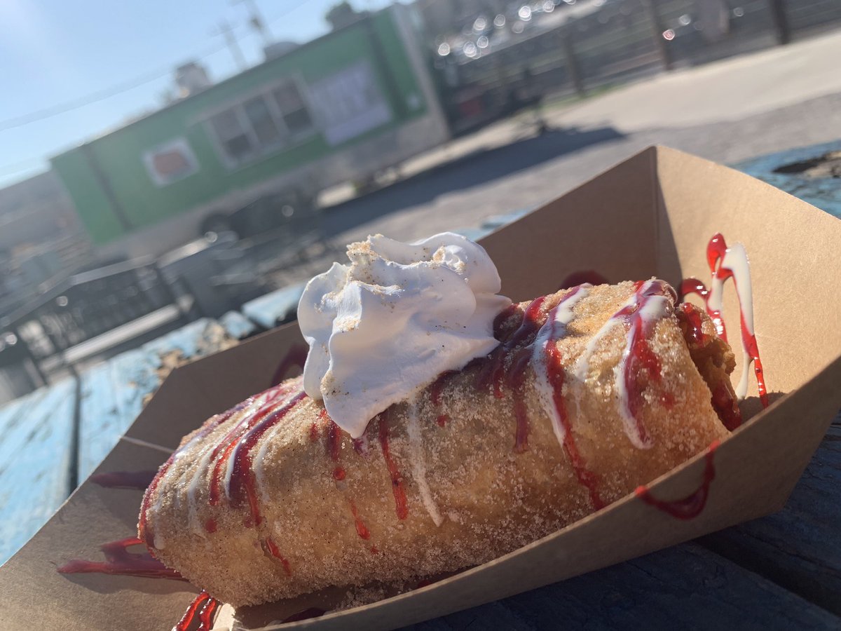 1LetsTacoBoutIt's tweet photo. Come get a TRIPLE BERRY CHEESECAKE CHIMICHANGA at @BleuGarten ! #chimichanga #dessert #dessertchimichanga #tripleberry #cheesecake #deepfried #gartening #patiovibes #cheers #midtownokc #okctacotruck #patiovibes https://t.co/0o3WnklswR