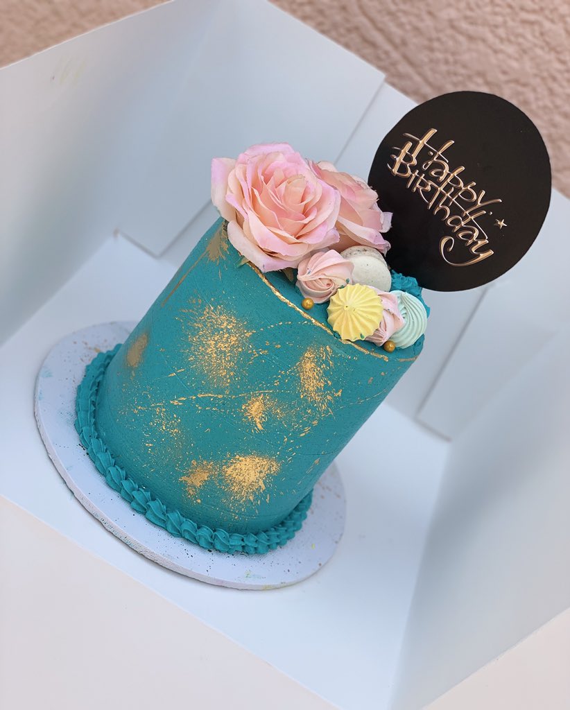 MoonlightTreats's tweet photo. How beautiful are these 6inch Cakes?😍🥰 Kindly Retweet my customers are on your timeline 💞💞 https://t.co/neMTbjwn4p