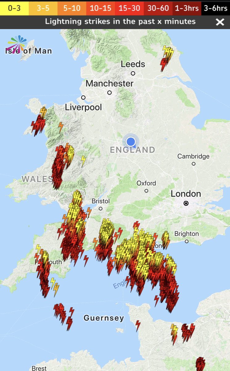 notinuseOct19's tweet photo. Lightning activity really ramping up now. Detector taken at 23:58. Vicky currently live on Facebook page. Michael. #nightstorms #thunderstorms https://t.co/nNqEEYWW3P