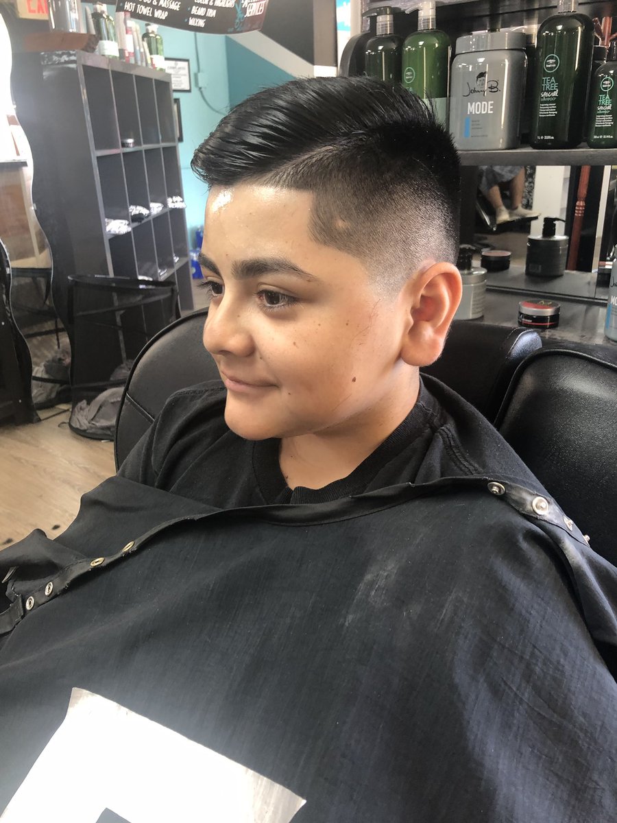 ZutadoH's tweet image. 🏁Blended💈taper-fade‼️ @Barbershopconne @AndisCompany #andisclippers #andismasters #andisguards #andist-outliners #texasBarber