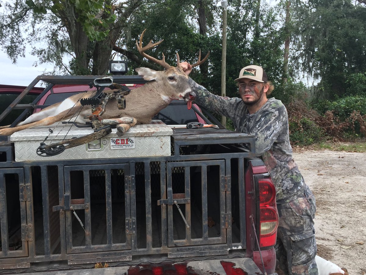 greathousecj's tweet photo. I believe God put me on this earth to kill bucks plain and simple. #Iliveforit https://t.co/p3kIHPSLRR