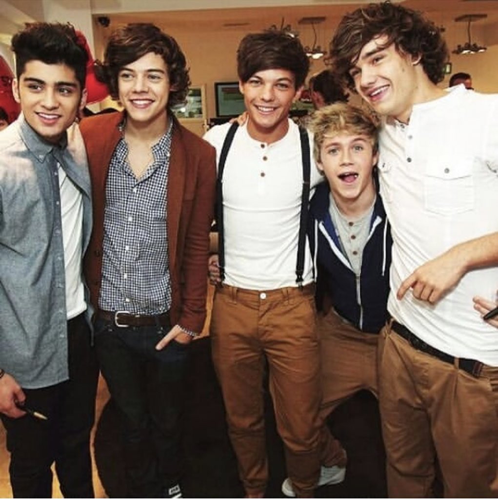 namjin_ba's tweet photo. Não acompanheiro a OneD desde o inicio, mais os momentos que tive
me fez muito feliz.
Saudades 9 anos de One Direction.
#9YearOfOneDirection #MissYouOneDirection https://t.co/2kCgCXOfVY