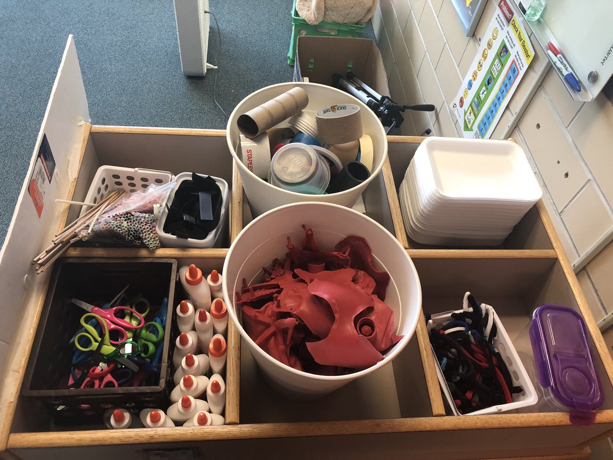 STEMphanieTime's tweet photo. My moveable #MakerSpace is coming along nicely. Just need to finish adding the rest of my labels made by @MsArtastic. My Makerspace sign was created by my last years students. @_makersmovement @Makerspaces_com @dailystem @MakerEduCollect @MakerEdOrg @make #recycling https://t.co/6sTCOYgtKD