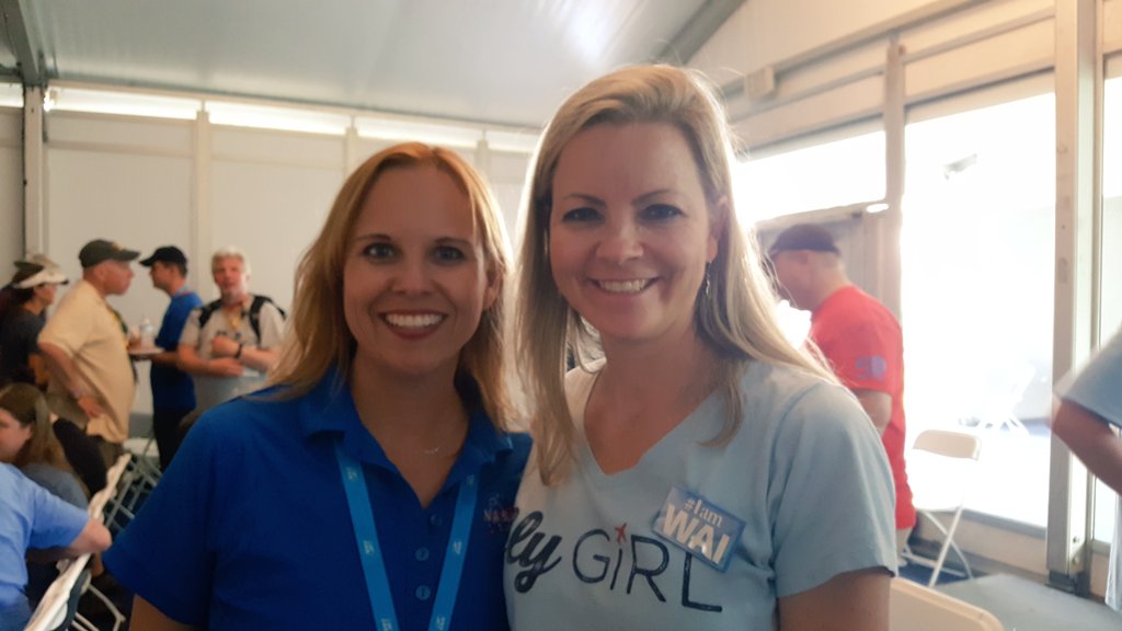 millerlawmd's tweet photo. Susan Bell from JPL 😊
Love #osh19 #iamwai ❤ @WomenInAviation #oshbash
@susanbellair @EAA https://t.co/xST2ZsqflN