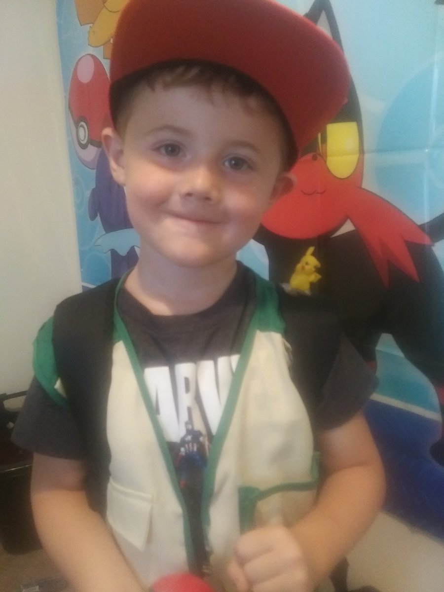 KadeMister's tweet photo. All ready to go out and hunt some #Pokemon! https://t.co/ZMBX5oKqKJ