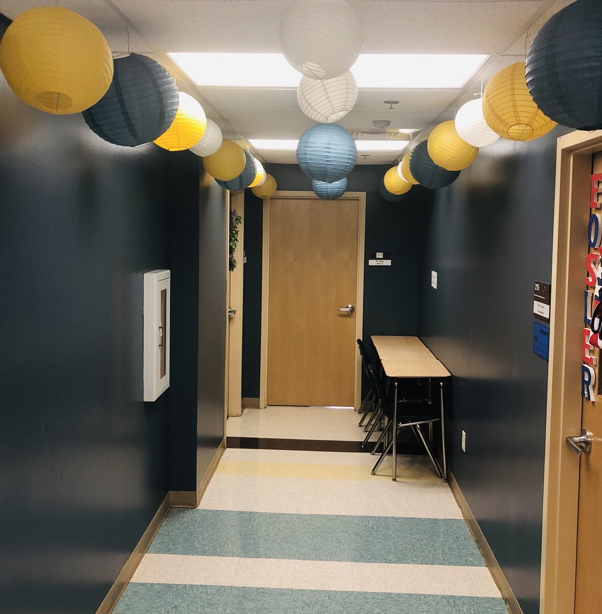 eStemDTJHS's tweet photo. Mrs. Benson and Ms. Fosler’s hallway corner is pretty amazing. 
#BacktoeStem https://t.co/A4HFIdBDVX