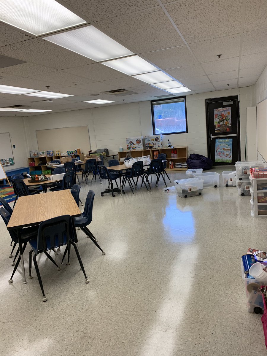 jacksonSTEMlab's tweet photo. Setting up our first ever Stem Lab. Any must haves or other ideas??? #stemcobb #GAE #queenofthelab https://t.co/rAYtqMzAk4