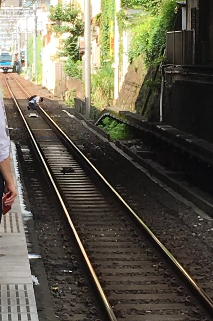 tweet 【目撃証言】京浜東北線 大森駅で線路内立ち入り 東海道線など遅延『線路に座り込んでる』7/24 NAVER まとめ tweet 【目撃証言】京浜東北線 大森駅で線路内立ち入り 東海道線など遅延『線路に座り込んでる』7/24 NAVER まとめ