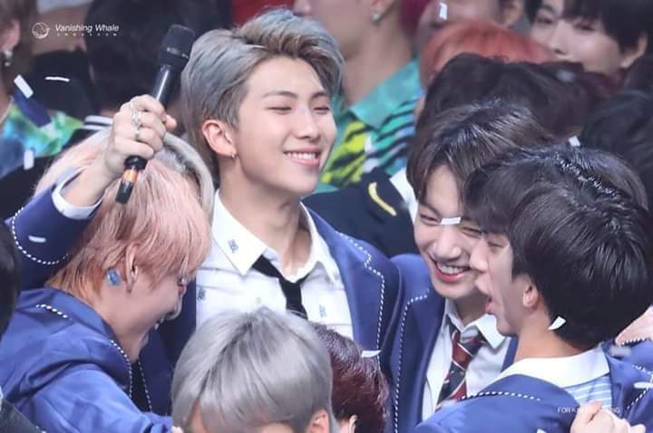lalavia8's tweet photo. @Momihael1100 #MGMAVOTE #BTS​ @BTS_twt https://t.co/f1TtXzqhCs