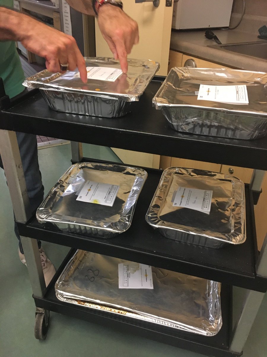 TobyAtCurry's tweet photo. Another great donation from @replateyourmeal for the folk at @CurrySrCenter - #SamahangPinoy and #LGBTWomensTeaPartyAndRevolutionarySociety will eat well tomorrow! https://t.co/4tXY0hg78T