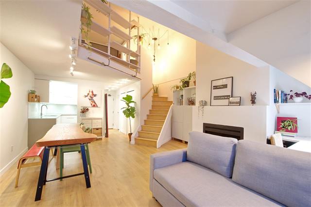 This Canterbury Court loft features freshly painted interior, vaulted ceiling, wood burning fireplace, in-suite laundry and private roof top deck 🙌

View the listing -> vancitylofts.com/r2391006-308-7…

308 - 7751 Minoru Blvd, Richmond | $399,999

Listed by Sutton Group-West Coast Realty