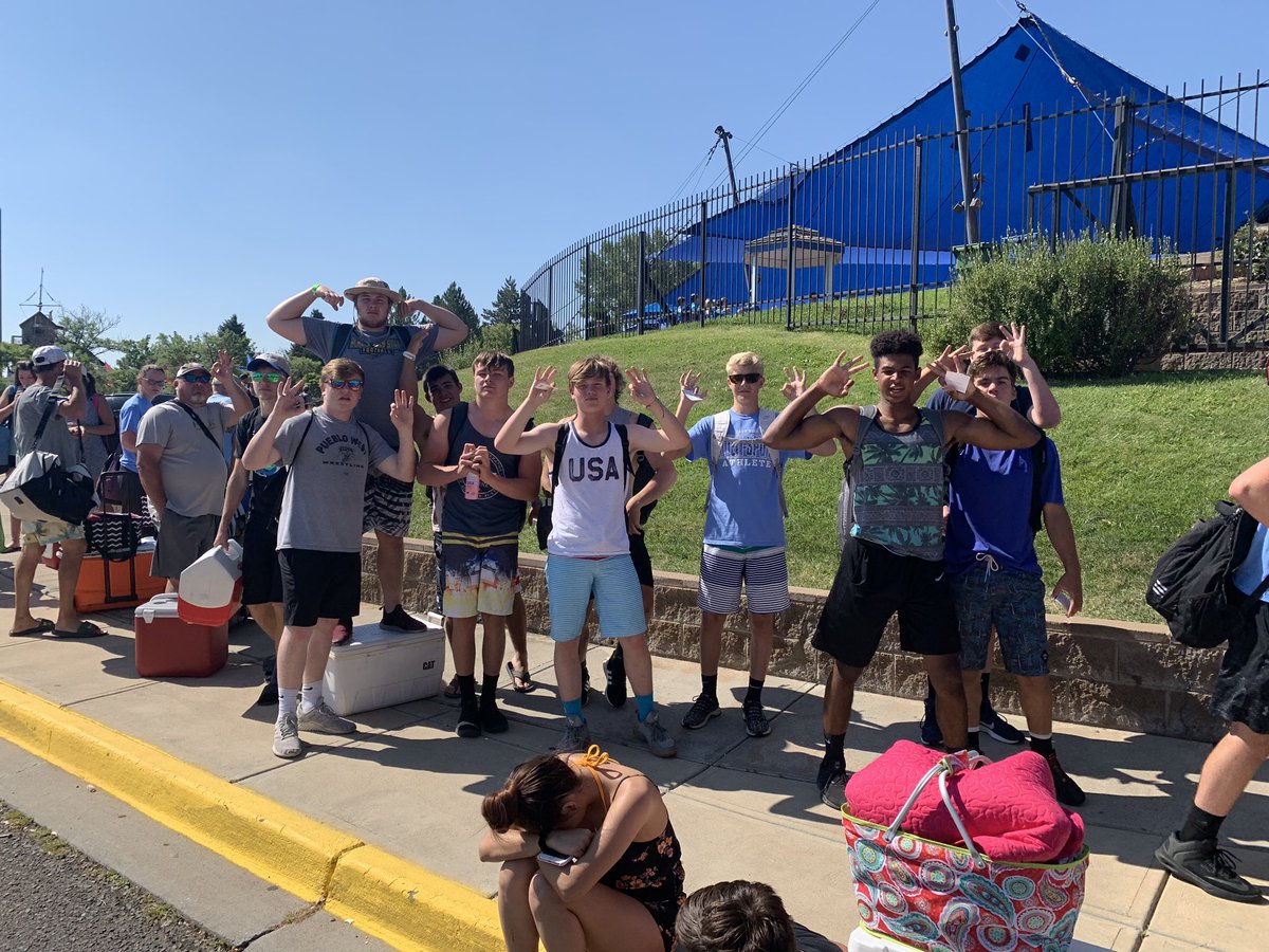 CheyEast's tweet photo. Cheyenne East summer weights ... these kids had great attendance so we’re celebrating their hard work at Waterworld! 🏋🏻‍♀️🌞💙  #wingsup #waterworld #summerweights #theprogram https://t.co/nq2bLYg60I