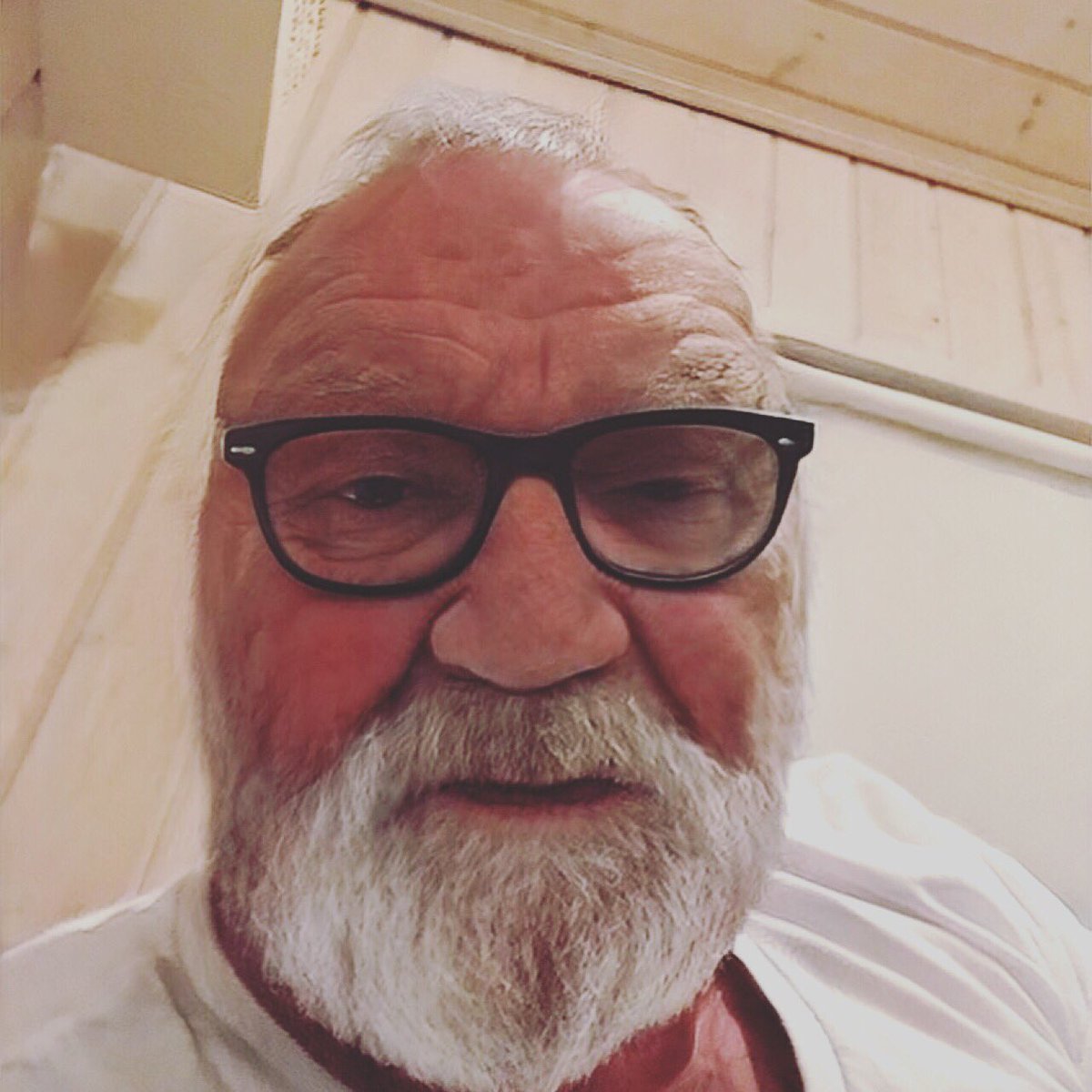 MarcOh64522144's tweet photo. Die Brille steht mir doch oder? https://t.co/npVcRrWWVJ