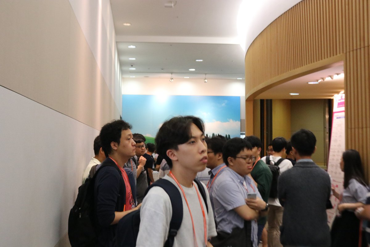 seungkyua1's tweet image. Cloud Native Days Korea 2019 at last week. It was held at 3 buildings with booth and more than 1,000 people attended here.
#CloudNativeDayKorea2019 #KubernetesMeetup
