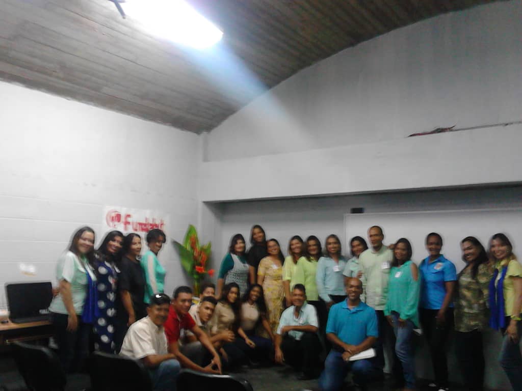 fbitanzoategui's tweet photo. Tutores Cbit y Docentes" Compartiendo sus Productos en Herramientas Graficas, de Programacion y uso de las Tic en Nuestro Intercambio de Experiencias Tecnologicas 2019,Excelente Trabajo en equipo Felicidades a todos, Fundabit Promoviendo Educacion Innovadora! https://t.co/go5ztvzZgC