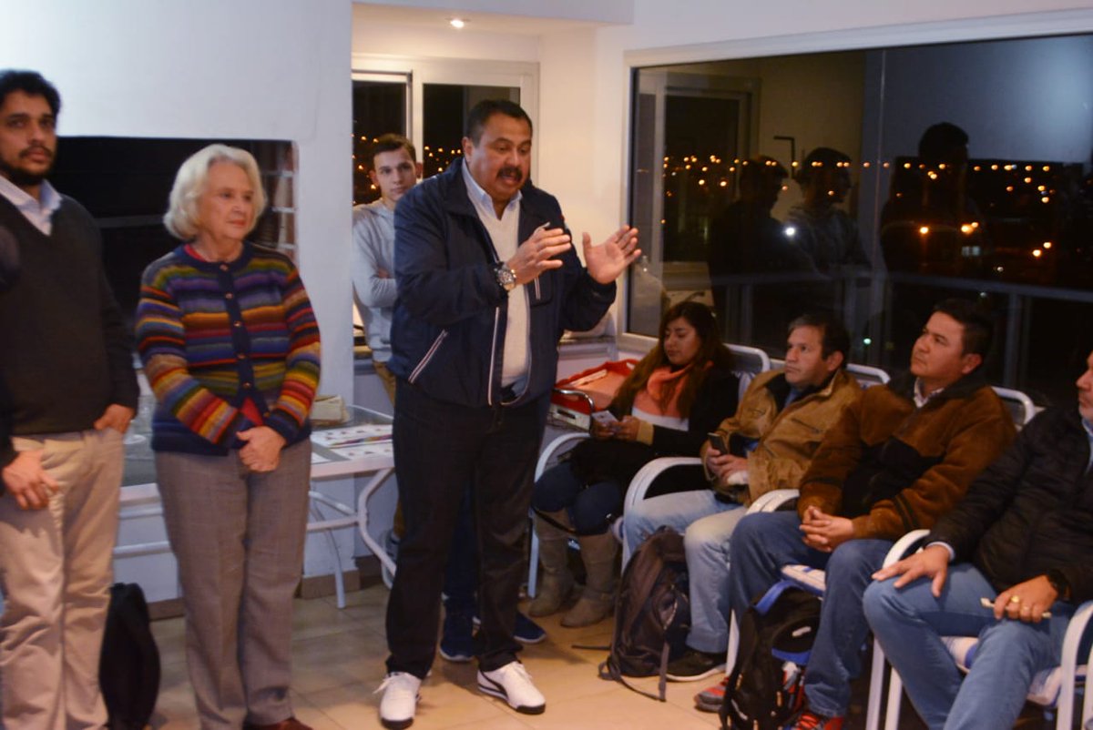 Proyectos que incrementen la oferta educativa en terciarios y universidades de #Salta y el desarrollo sustentable fueron las principales preocupaciones de los #Jovenes dirigentes de la <a href="/UCRdeSalta/">UCR Salta</a> con quienes me reuní #hoy. #CongresoNacional #UnCambioParaSalta