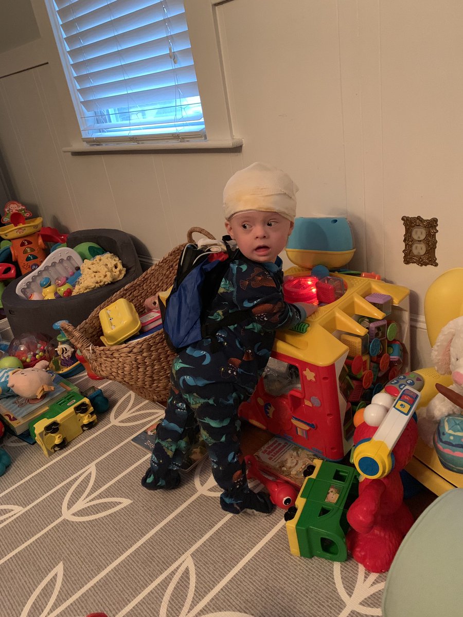 RobbyKetchell's tweet photo. Who goes home with an ambulatory eeg and smiles like this? #nohumanislimited #thisismybestfriend #myhero https://t.co/5joFRZUrNI