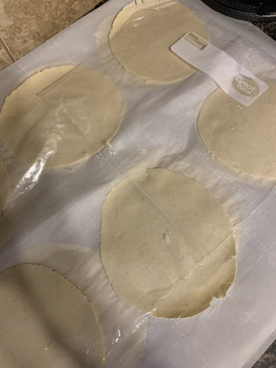 KellyTarrWright's tweet photo. Here I am just grilling out and relaxing like I donโt have to go back to work tomorrow ๐ฌ Got some summer habits to break...
But when when Coach @PaigeAnders comes hard with the homemade tortillas, what else am I supposed to do? Am I right?? #summercantbeover #keepinitgoing https://t.co/El3spiyPcT