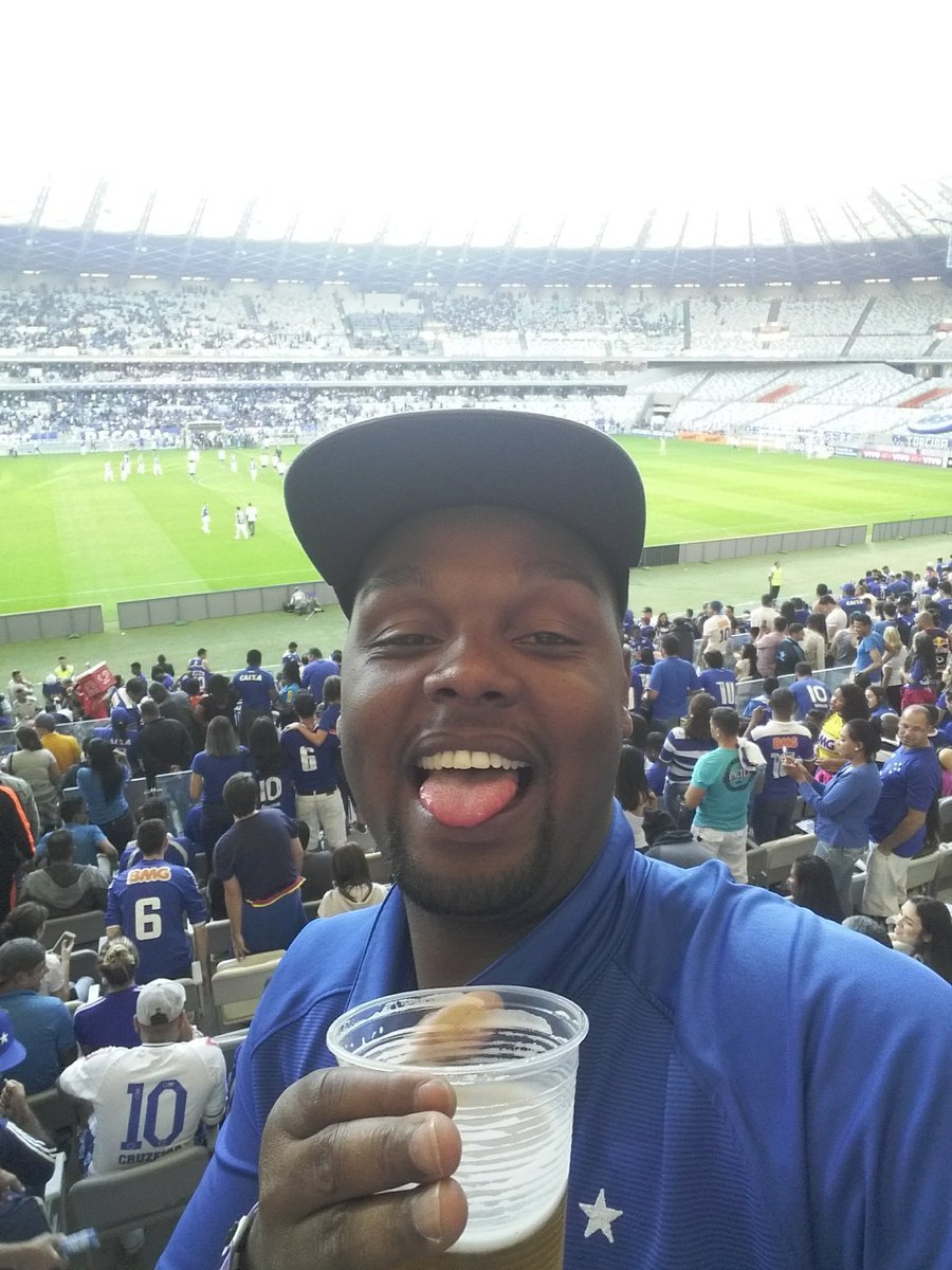 É muita infantilidade cometer um pênalti assim. #capitao