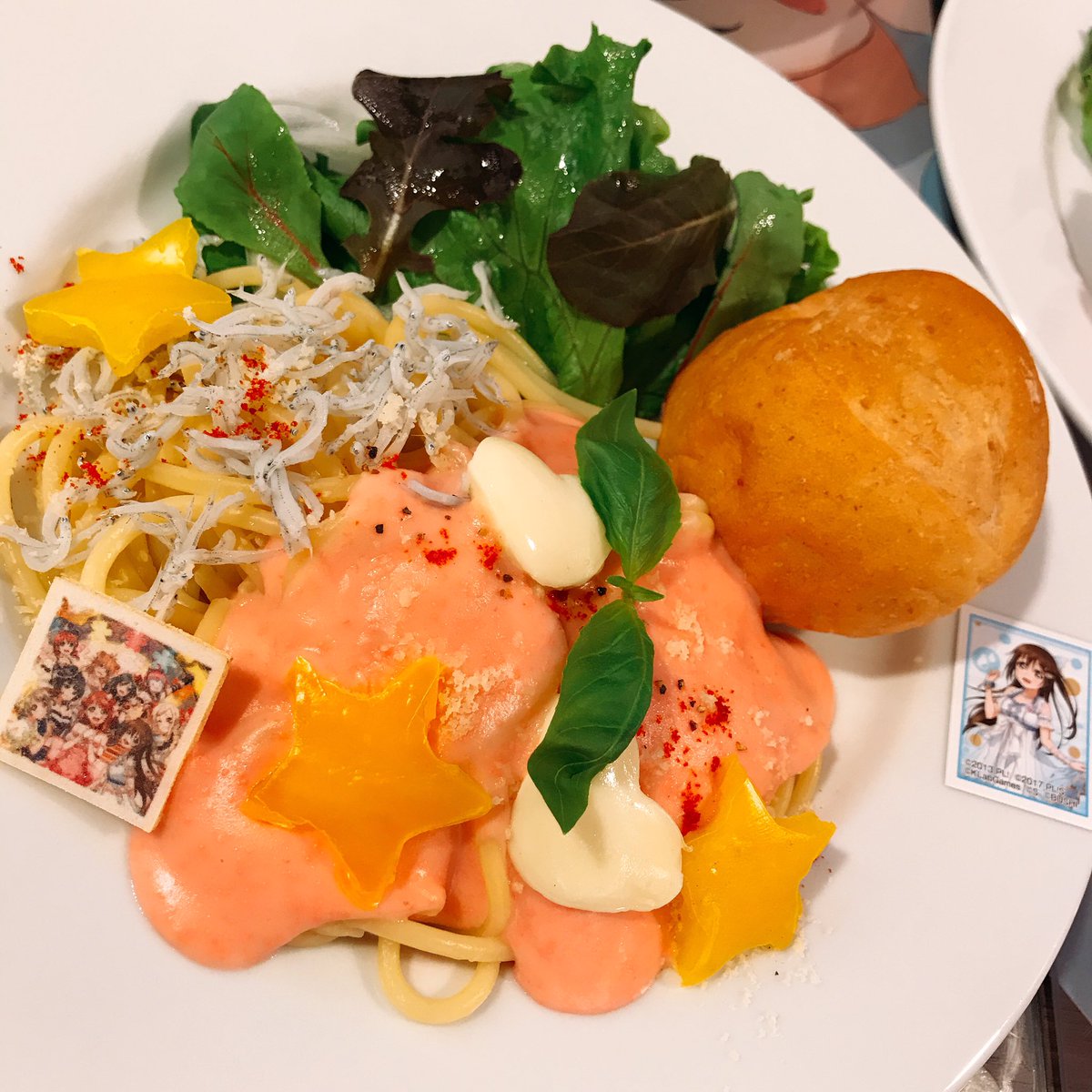 前田 佳織里 على تويتر 虹ヶ咲でセガコラボカフェさんへ行ってまいりました ㅈ もーね ごはんが最高に美味しいし店内のデザインも 幸せ空間すぎて ドリンクも種類豊富で飲みごたえあるよ ㅈ サインやイラストなどたくさん描いたのでぜひみつけてみてね 前田 佳織里 على تويتر 虹ヶ咲でセガコラボカフェさんへ行ってまいりました ㅈ もーね ごはんが最高に美味しいし店内のデザインも 幸せ空間すぎて ドリンクも種類豊富で飲みごたえあるよ ㅈ サインやイラストなどたくさん描いたのでぜひみつけてみてね
