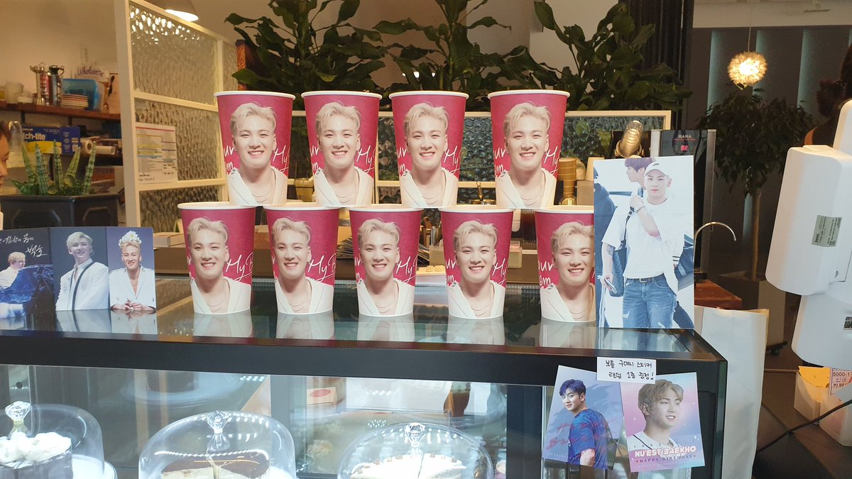 YBaekho's tweet photo. 카페 가지가지에서 오늘부터 백호컵을 받으실 수 있습니다!
많이 받아가 주세요.
@cafegazigazi https://t.co/R1KgXuHVB4