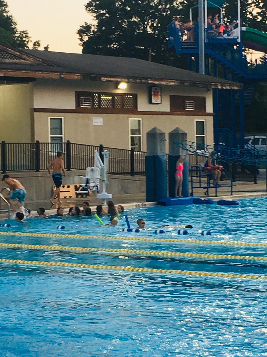 heatherschrimpf's tweet photo. Beautiful evening for a swim! Thanks to our @icschooljc Home & School for hosting our annual IC Swim Party!! @jcparks_rec #ICAngels https://t.co/rt9AyJkJpW