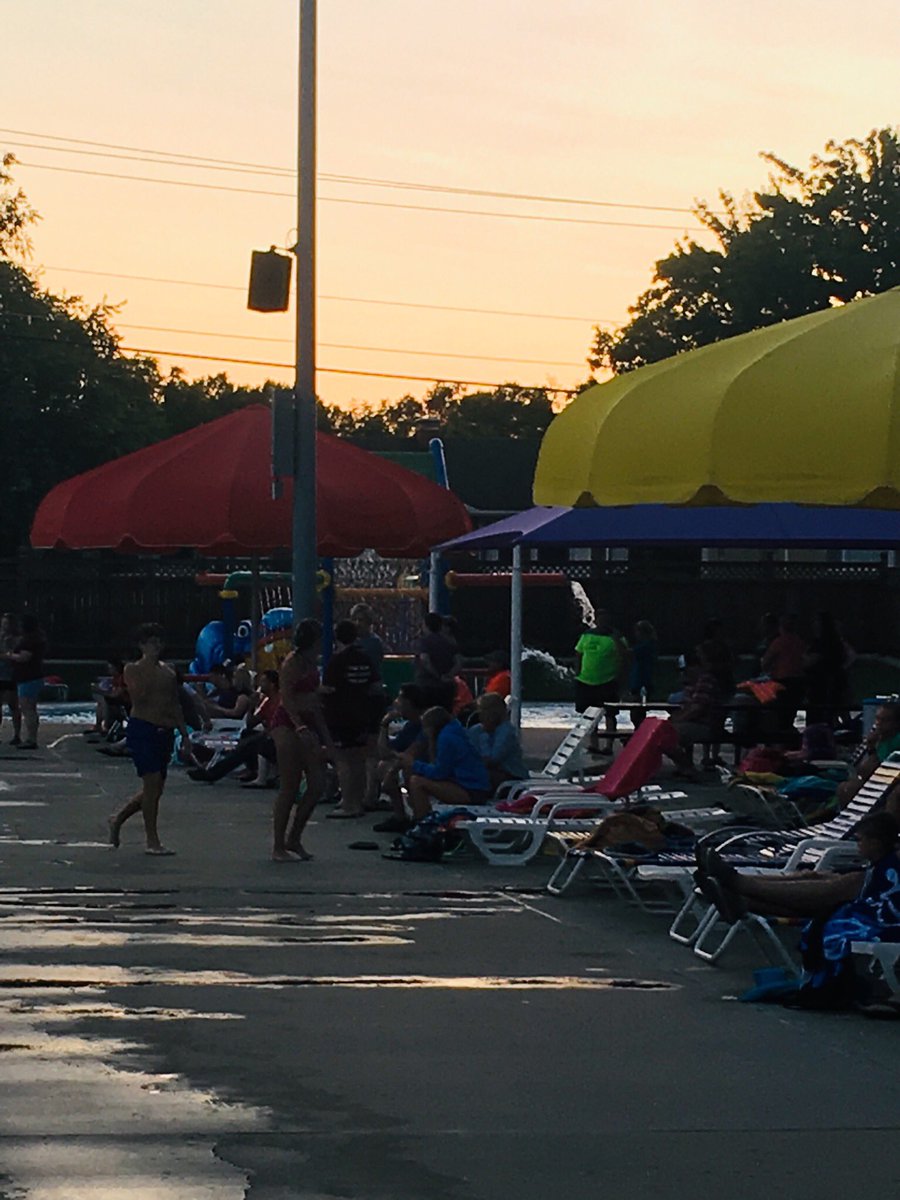 heatherschrimpf's tweet photo. Beautiful evening for a swim! Thanks to our @icschooljc Home & School for hosting our annual IC Swim Party!! @jcparks_rec #ICAngels https://t.co/rt9AyJkJpW