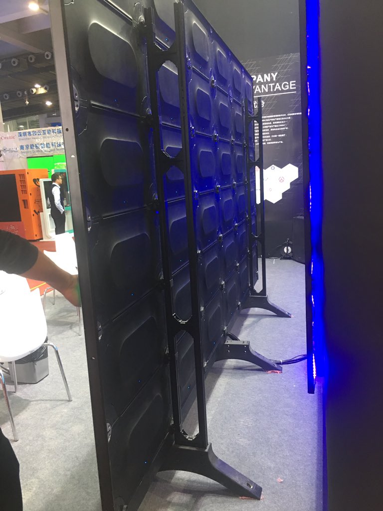 Cinstar_led's tweet photo. #Cinstar #finepitchLED display HD series is capable of giant #LEDvideowall for control room, 4K LED TV for home cinema and crystal clear image for commercial advertising. High refresh rate and ultra slim panel assure you extraordinary visual impact and excellent user experience! https://t.co/Lk60JV9m4Y