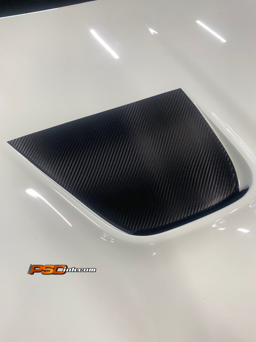 PSDink's tweet photo. A touch of carbon fiber adds extra class! 🖤 #Maserati #maseratilife #wrap #wrapperlife #accents #customcars #3mwrap #carbonfiber #speed https://t.co/1gpM4ebfPx