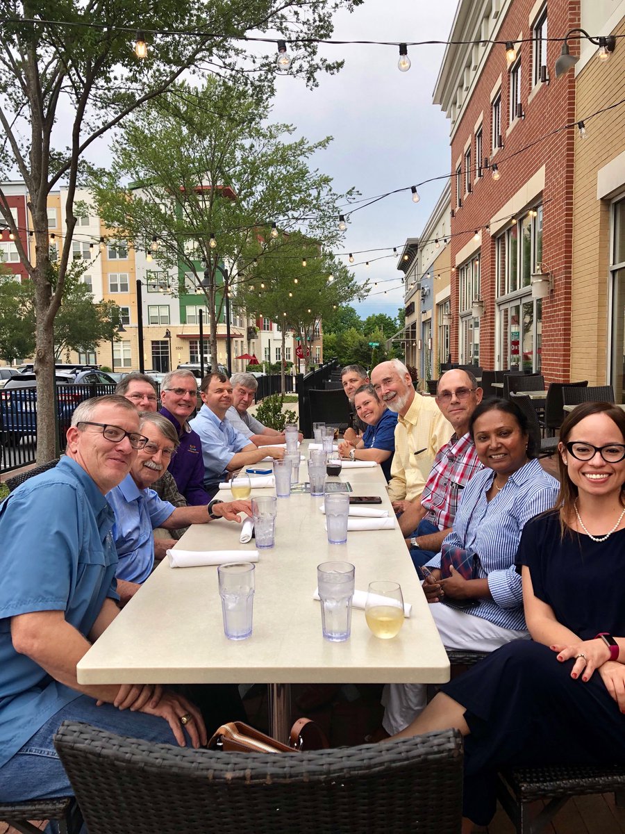 MalapiWight's tweet photo. Something that I ❤️about my #plantpathology job @USDA_APHIS is the interaction with my stakeholders. Thanks to the #Sugarcane crop germplasm committee for your visit to the #quarantine #PGQP https://t.co/JTyT1ffiMF
