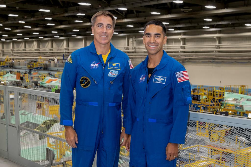 thef35's tweet photo. Today, two @NASA astronauts joined us at our @LockheedMartin F-35 plant! Thank you for your service to our nation, and thank you for coming by to learn about the world’s most advanced fighter! https://t.co/digQBiaMxM