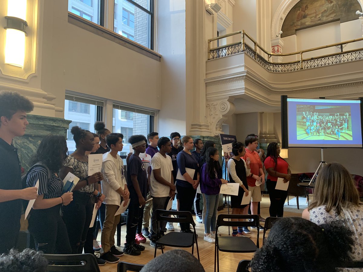 ad2think's tweet image. Tonight I had the privilege of hearing @siliconnstars students pitch their smart ideas to a packed house @fueledcomn .  @grove and @maryGrove - you’re commitment to these impressive young people is inspiring!