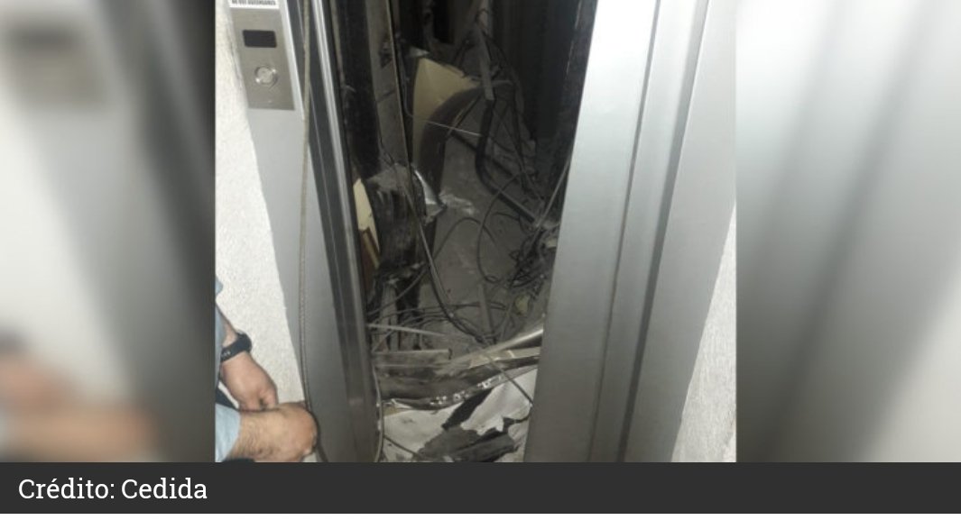 ALERTADESISMO's tweet photo. Dos ascensores se desploman desde el piso 24 de edificio en Las Condes, no se descartan personas fallecidas  https://t.co/ZjkCYEOxue https://t.co/MzpEkUsie6