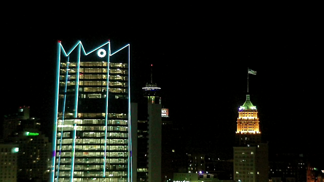 ChrisSuchanWOAI's tweet photo. Sweet San Antonio. #FrostTower #TowerOfAmericas #TowerLifeBuilding https://t.co/AEyuUxsrUF