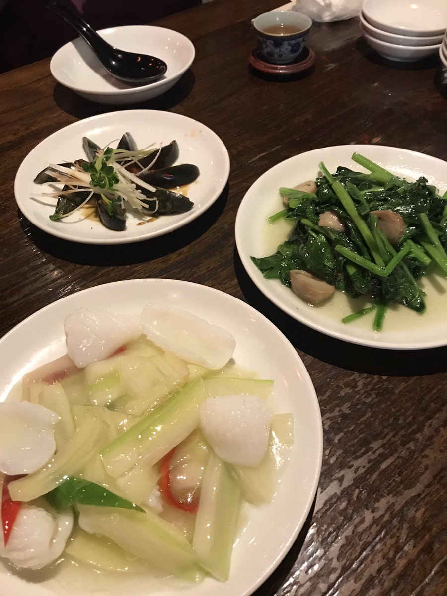 すみれ書房 今日の飲茶 青菜炒め イカとセロリ炒め 茄子のフリッター 餃子 大根もち 焼売 桃饅頭 ライチシャーベット 何種食べ たか思い出せないほど次々に注文 2時間2700円 安すぎる美味しすぎる食べ放題 Jh 中国茶館 池袋 中華 食べ放題