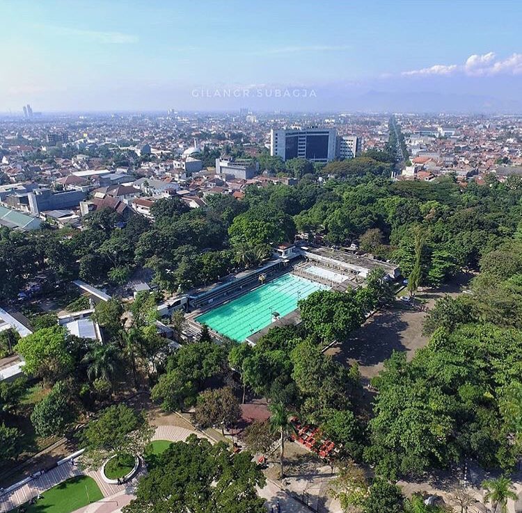 Inilah 19 Lokasi Wisata Kolam Renang Di Kota Bandung