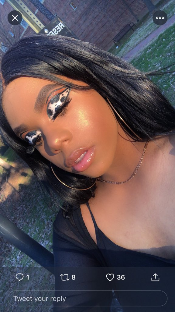 GBoss101's tweet photo. Ok y’all I’m SHOOK one of the lovely ladies I followed is a self taught #MUA &amp; a #girlboss @vinnybusby creates outstanding art with her MU looks - book her &amp; check out sis YouTube videos in her bio ! SUPPORT A #YOUNGBLACK GO GETTER 🗣🤷🏾‍♀️ https://t.co/0mk769ucT1