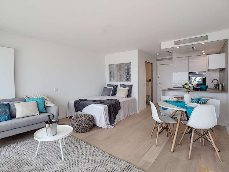 Een studio van 30m² oppervlakte volwaardig inrichten blijft een uitdaging. Doch uitdagingen gaat Style at Home graag aan. Zelfs een 2 persoonsbed past erin.
Volledige fotoreportage buff.ly/2LDxIfa
#modelstudio #kleinmaarfijn #westyleyousell