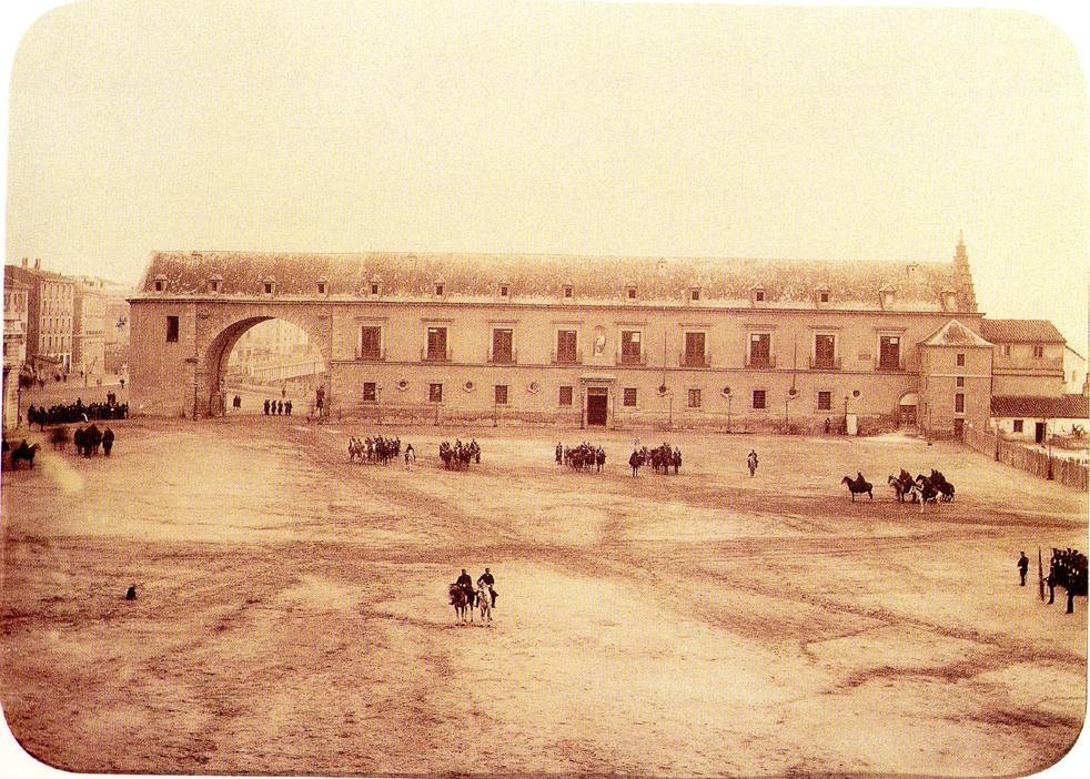 ¿Qué ocurrió la noche del 9 Julio de 1884, para que la Real Armería se destruyera casi por completo, cambiando la fisonomía del entorno del Palacio Real? ¿Negligencia? ¿Falta de medios? Lo descubrimos en esta entrada en el blog.  porlascallesdemadridblog.wordpress.com/2018/08/28/inc… vía <a href="/wordpressdotcom/">WordPress.com</a>
