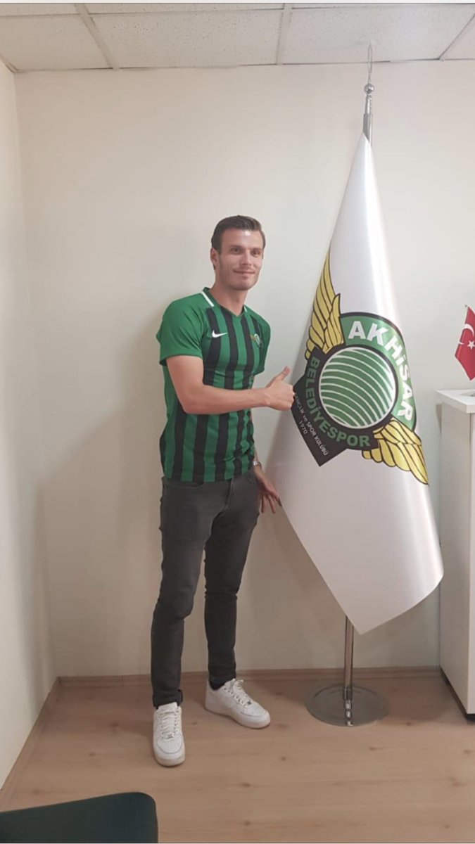 brylli8's tweet photo. Þá er þessi á leiðinni upp úr þessari 1. Deildinni í Tyrklandi annað árið í röð💪
#teamakhisar #fotboltinet https://t.co/6sFNigr8Ug